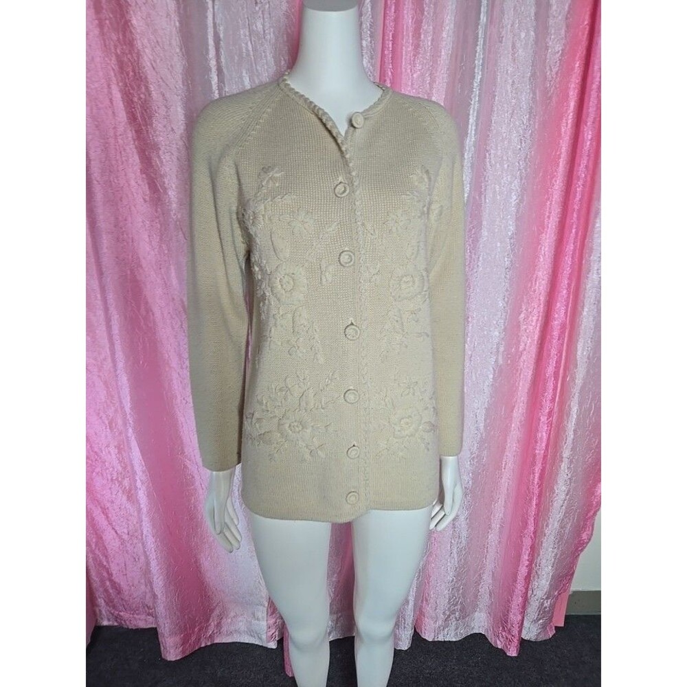 Hand Loomed Vintage Beige Floral Embroidered Cottage Core Sweater Size Medium